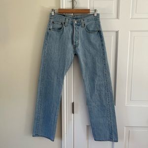 Levi's Premium 501 ORIGINAL FIT WOMEN'S JEANS 👖 In gently used condition